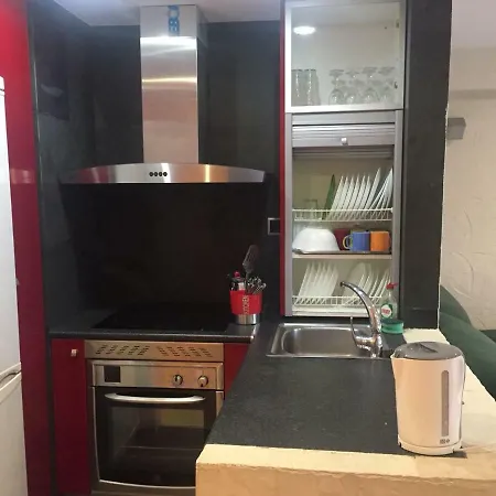 First Line Apartamento *