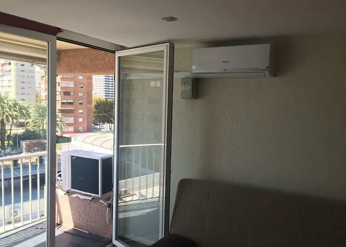 First Line Μπένιντορμ